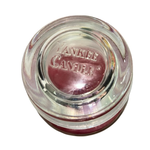 Retired Yankee Candle Black Band Macintosh 22oz Candle 90% full - Picture 4 of 6